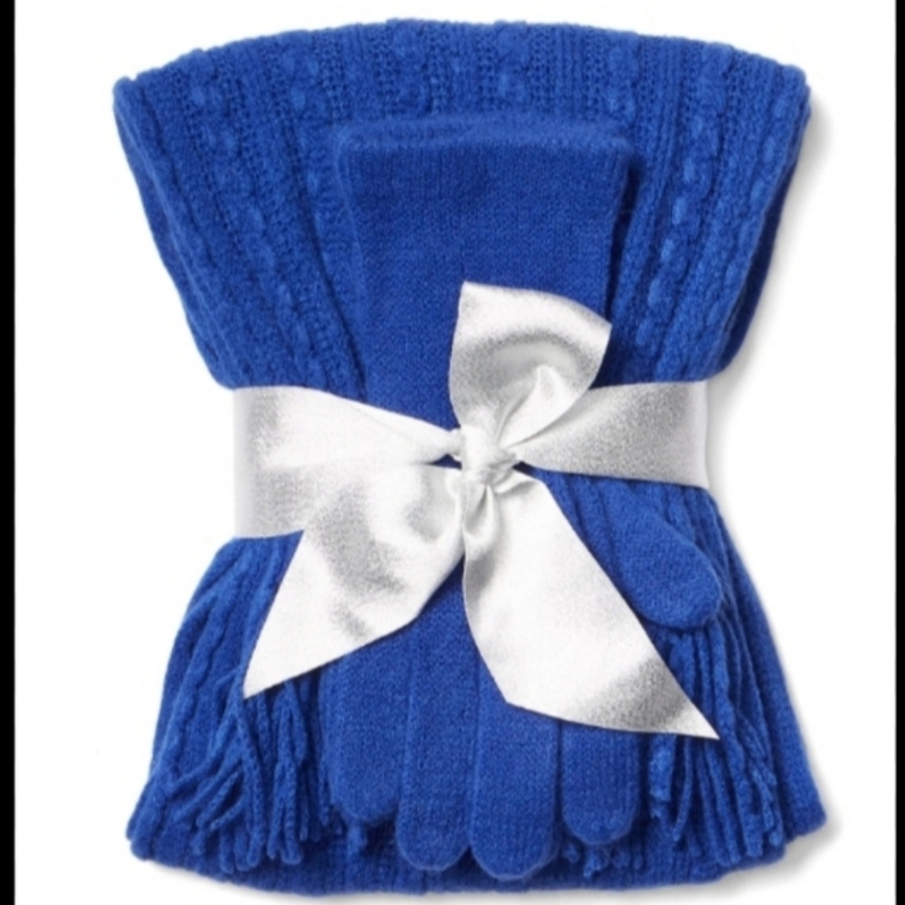 Scarves Bundle (3) Cableknit Gloves Set Check - Picture 9 of 12